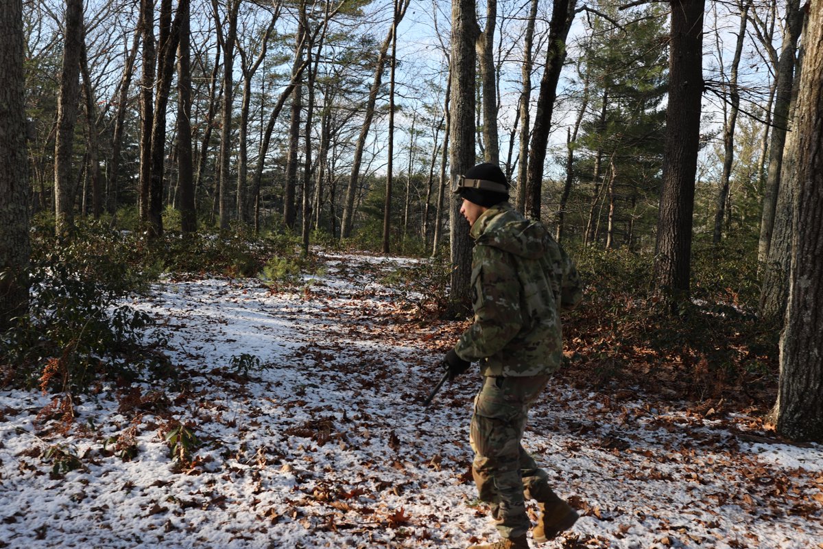 DevensFort's tweet photo. Overcoming wintery conditions, members of the U.S. Army Reserve, kept warm and busy during the 804th Medical Brigade's Best Warrior Competition at Devens Reserve Forces Training Area in Massachusetts Dec. 7. #ARC #USArmyReserve #99th_division #imcom #bestwarrior https://t.co/p6oByatPMg