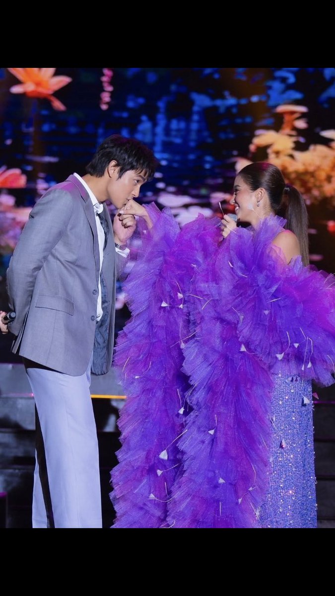 The Husband kissed his Wife’s hand…😍😍😍 

DONBELLE MATTCHAyang PASKO

#WonDONNYfulChristmas #BELLEUnderTheMistletoe