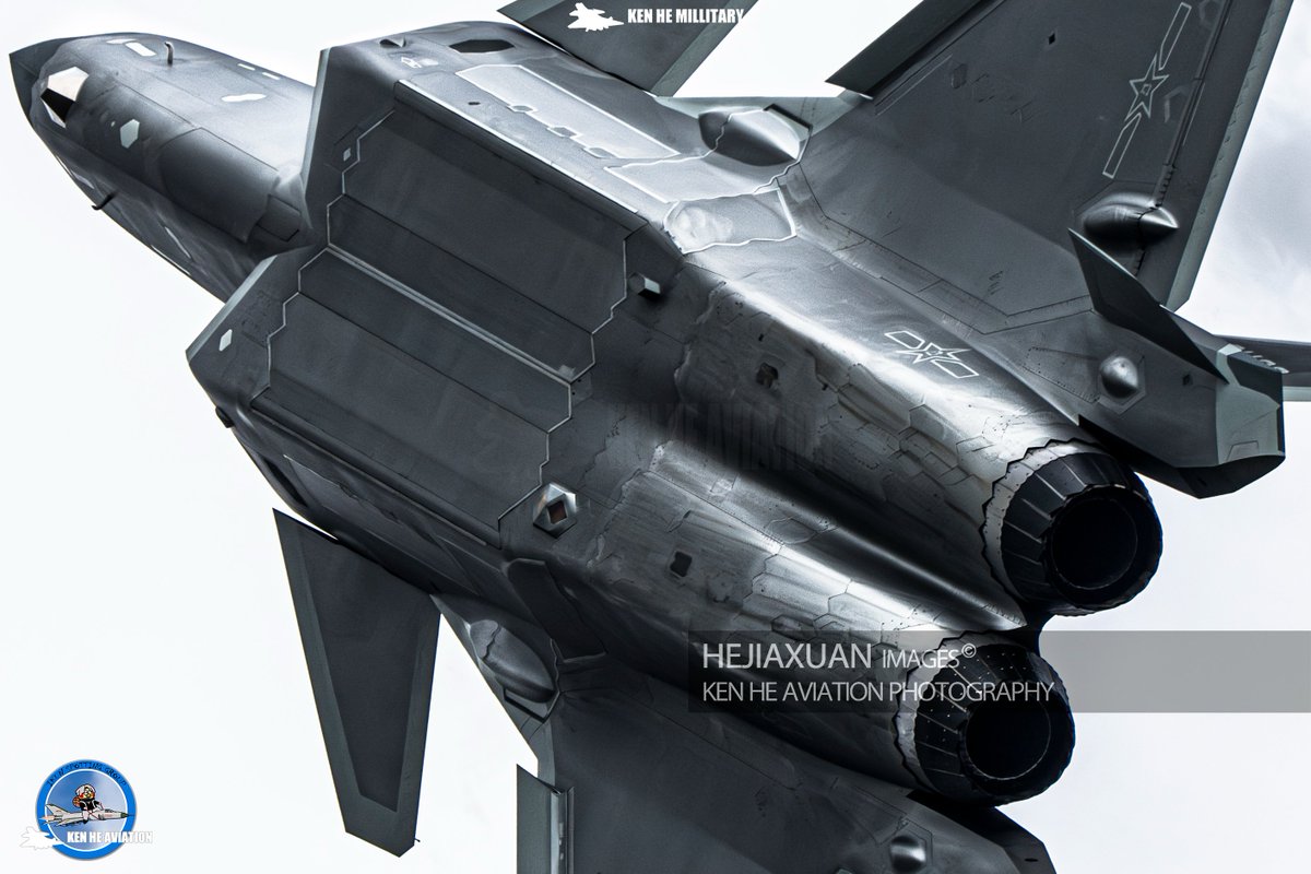 KenHe1587199's tweet photo. Chengdu J-20 display on Zhuhai Airshow 2024. by using telephoto lens,  special angle can be taken. 
#j20 #aviation #airshow #militaryaviation #aviationphotography #chinamilitary #chinesemilitary #peoplesliberationarmy #airshowchina #ZhuhaiAirShow2024 #AirshowChina2024 https://t.co/d3vQlTXCVF