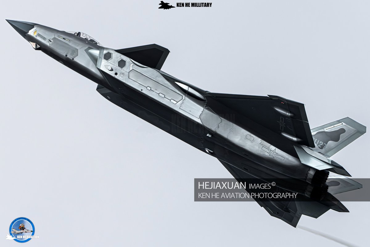 KenHe1587199's tweet photo. Chengdu J-20 display on Zhuhai Airshow 2024. by using telephoto lens,  special angle can be taken. 
#j20 #aviation #airshow #militaryaviation #aviationphotography #chinamilitary #chinesemilitary #peoplesliberationarmy #airshowchina #ZhuhaiAirShow2024 #AirshowChina2024 https://t.co/d3vQlTXCVF