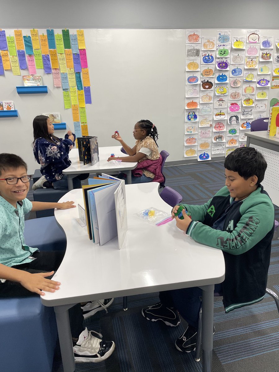 MrsMarsh4th's tweet image. It’s #HourOfCode week at @CFBRainwater! My students had the best time with unplugged coding in the library! @nicgreenleaf @CFBISD