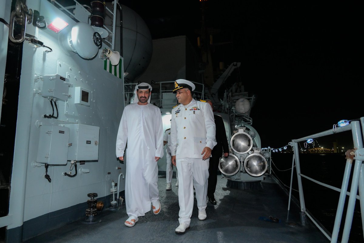Defence_IDA's tweet image. PNS SHAMSHEER Overseas Deployment Highlights:
🇦🇪 Exercises with UAE Navy &amp;amp; Royal Navy (HMS Lancaster).

Port Visit in UAE: Strengthening diplomacy, welcoming foreign dignitaries &amp;amp; Pakistani community.

Conducted Boarding Ops &amp;amp; Anti-Narco Ops in the Indian Ocean.
 #GlobalPresence