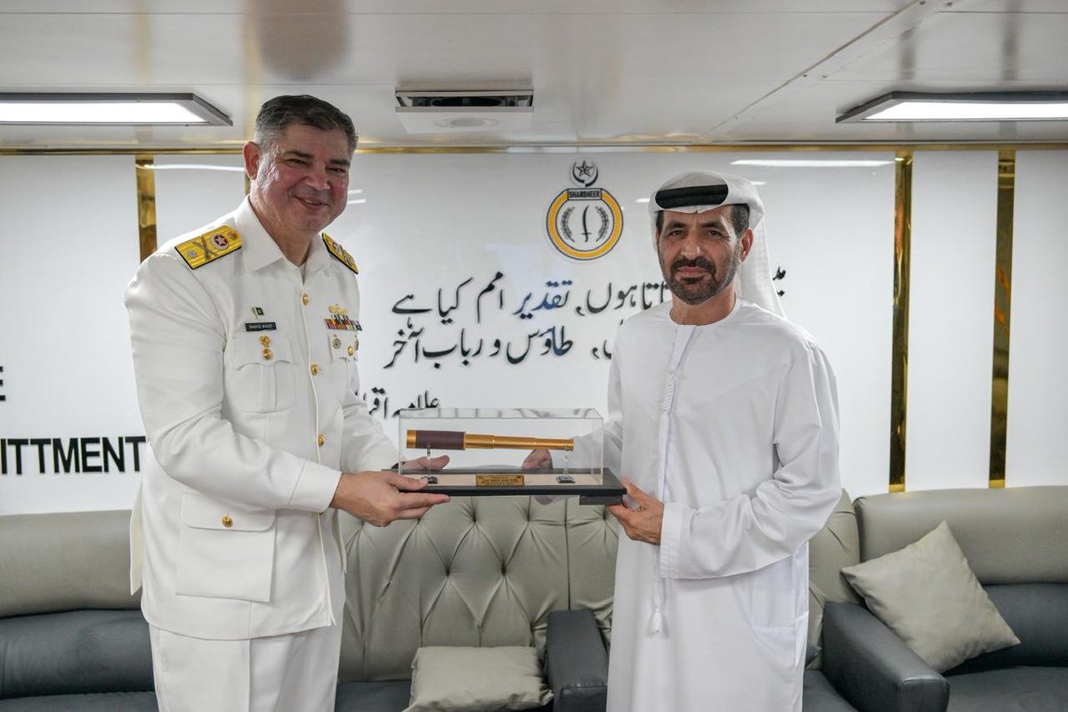 Defence_IDA's tweet image. PNS SHAMSHEER Overseas Deployment Highlights:
🇦🇪 Exercises with UAE Navy &amp;amp; Royal Navy (HMS Lancaster).

Port Visit in UAE: Strengthening diplomacy, welcoming foreign dignitaries &amp;amp; Pakistani community.

Conducted Boarding Ops &amp;amp; Anti-Narco Ops in the Indian Ocean.
 #GlobalPresence