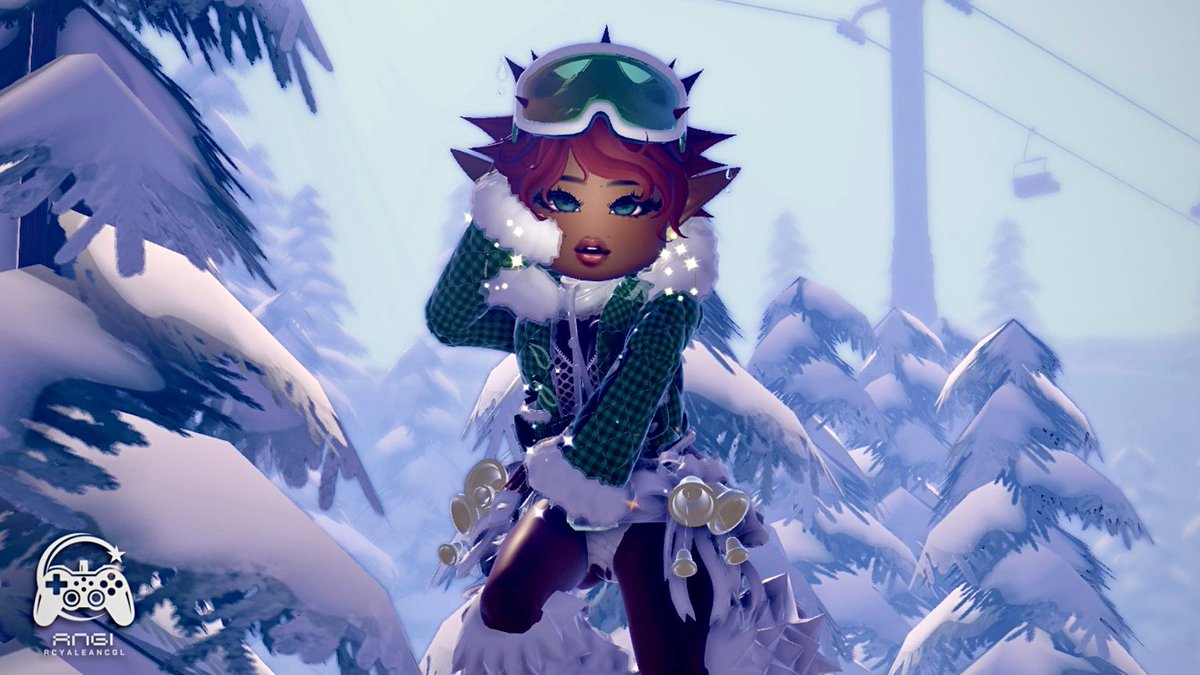 Also I’m back! 
Active on instagram, new ski set IS ADORABLE 🎀❄️
#royalehigh #RHTC