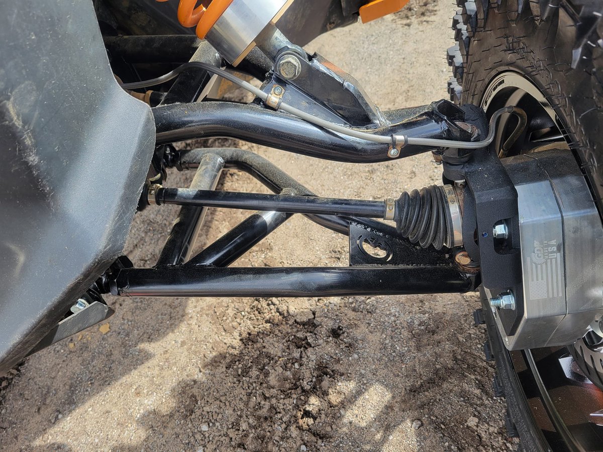 superatvtweet's tweet photo. This 2022 #CanAmCommander rolled out
of @explicit.atv on a whole other level! They set this rig
up on #SATVsuspension Front & Rear Atlas Pro Series
High-Clearance A-arms, an #SuperATV 6" #GDP Billet
portal gear lift, spinning 37 inch tires, & More! πͺβ https://t.co/KL8EYORSVj