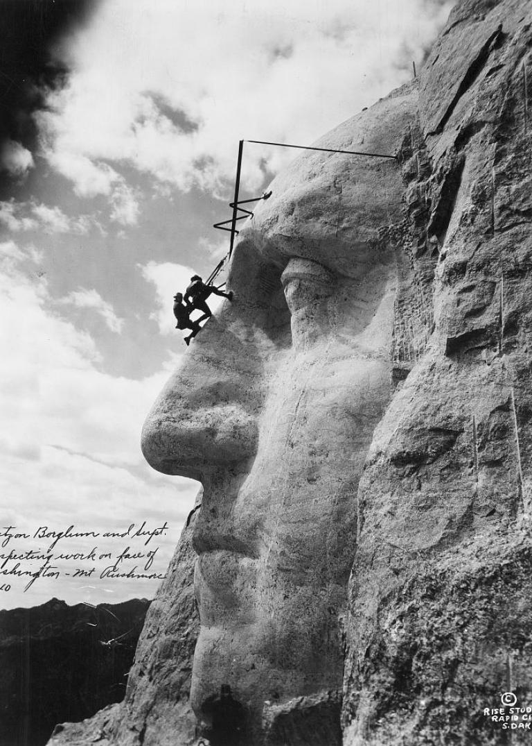 Sebastian Kohl from the @jfkinstitutefub talks about "Protestantism and Insurance: An Elective Affinity"👀 at the next <a href="/gkat2020/">GKAT2020</a> lecture on Thursday.

📍  HCA, Atrium
🕰️  Dec 19, 18:15