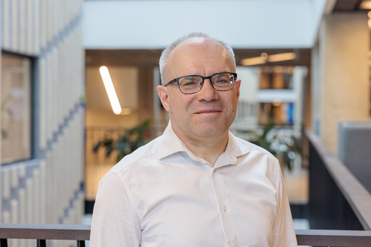 📚On 17 Dec, Prof. Kuldar Taveter will deliver his #inaugurallecture on emotionally intelligent and smart information systems.  It will be held in Estonian.
#unitartu #unitartucs 

More info👇
ut.ee/et/sisu/infosu…