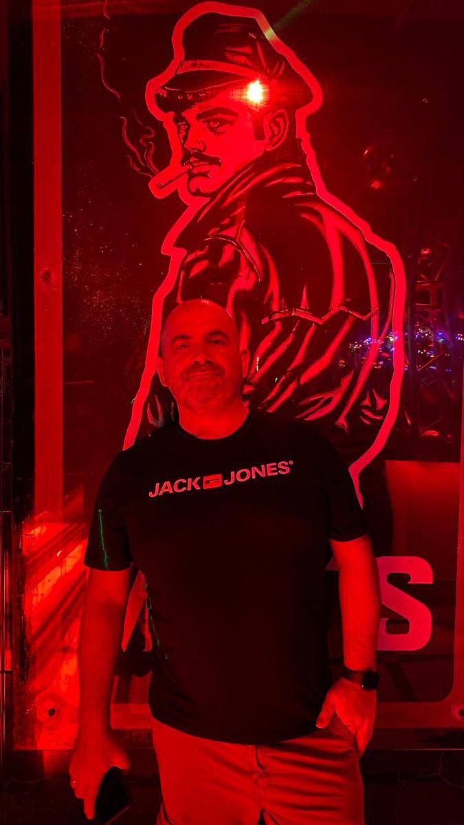 Man’s Bar at #Torremolinos 🕺 #Gay #GayLife #Relax #TorremolinosGay