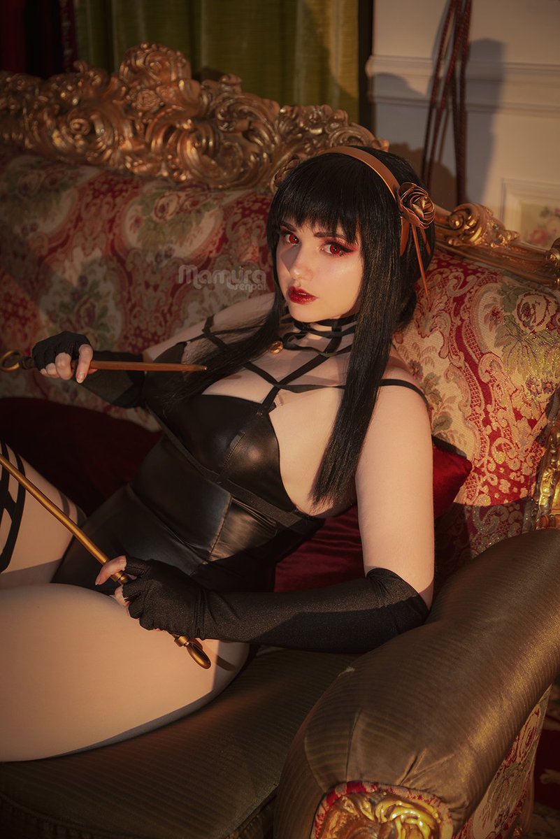 mamura_senpai_'s tweet image. Night shift for the &quot;Thorn Princess&quot;🥀

Yor Forger cosplay by me
Ph: @Meffisto29

#SPYxFamily #SPYxFAMILYcosplay #间谍过家家 #スパイファミリーcos