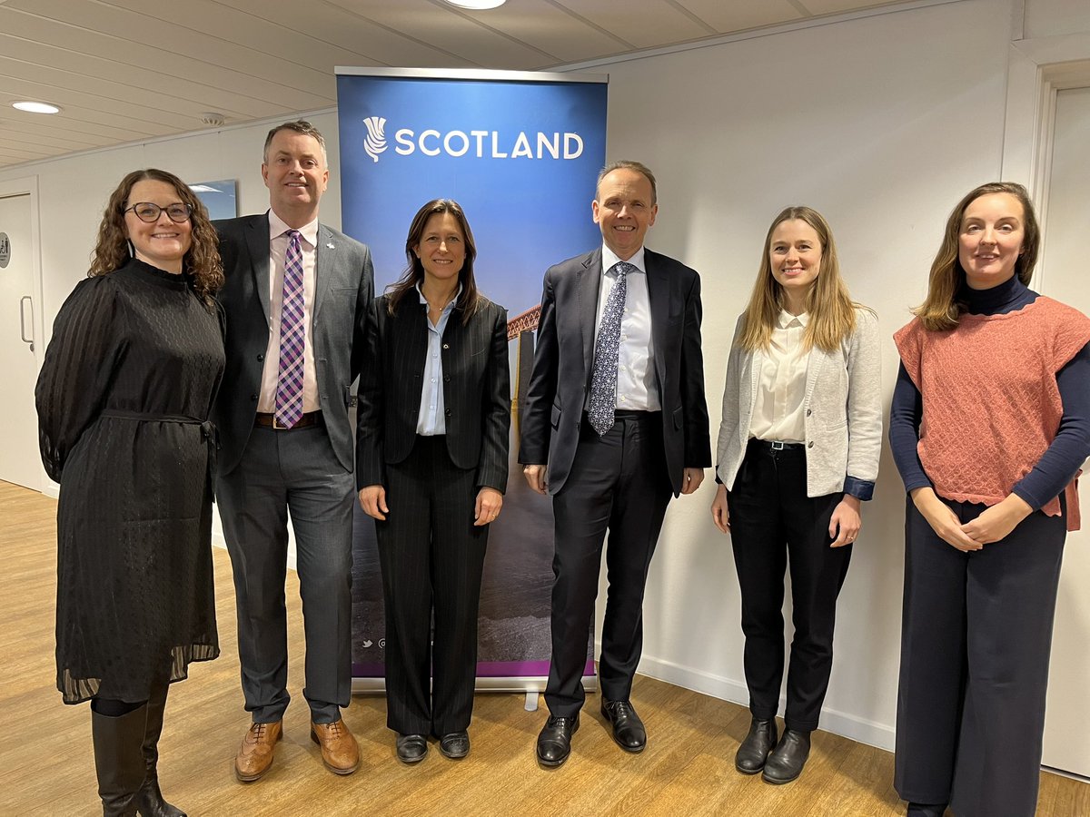 Great to meet with CEO Alistair Phillips-Davies and Elisa Fenzi from <a href="/SSE/">SSE - A Better World of Energy</a> in Brussels today. 

One of our Scotland House Brussels members, it was a fantastic opportunity to discuss EU-UK energy cooperation.