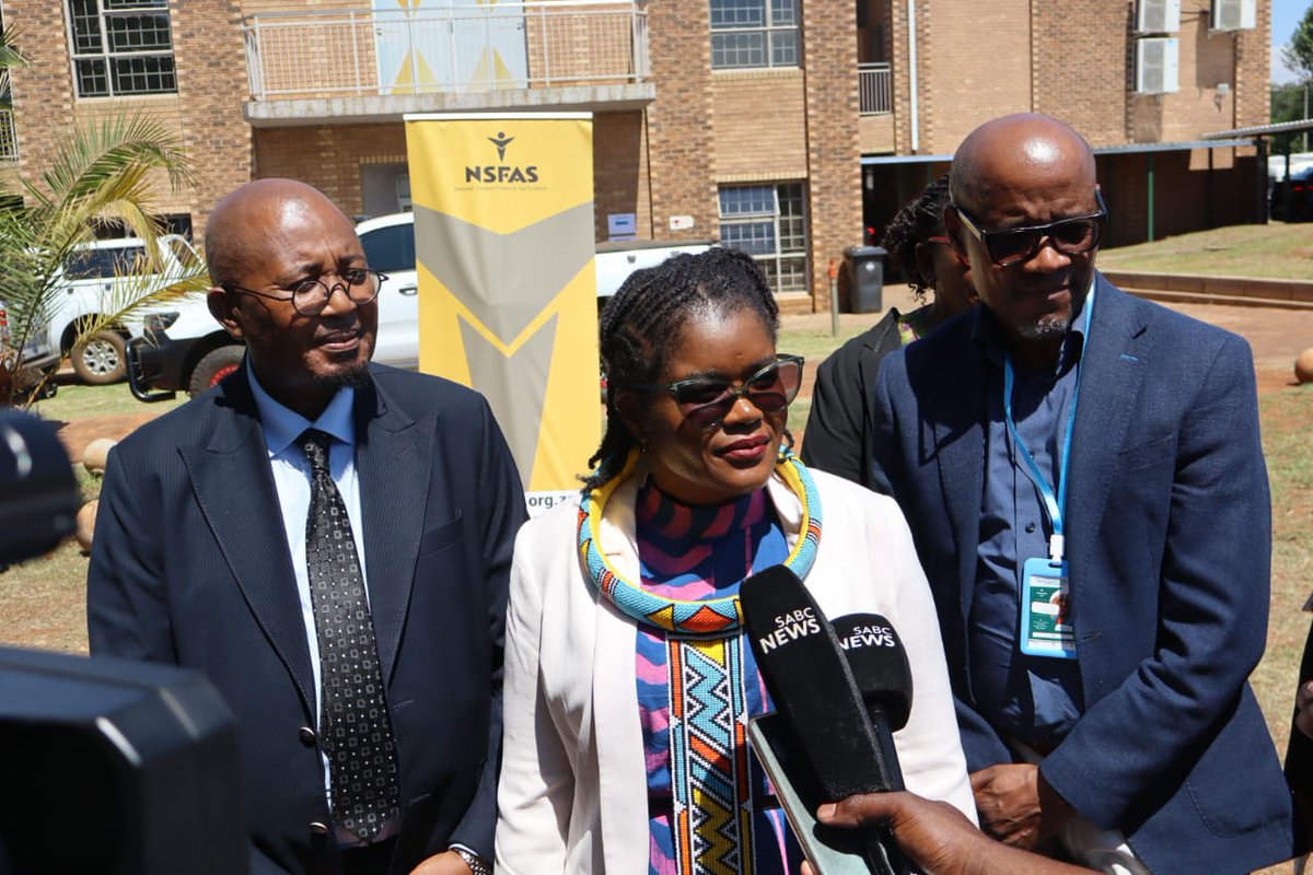 myNSFAS's tweet photo. [IN PICTURES] The @myNSFAS Student Outreach and Exhibition Programme -  Minister of @HigherEduGovZA  Dr Nobuhle Nkabane responding to the media on various NSFAS related matters and the Mpumalanga applications drive.
#MEDIACOVERAGE #NSFAS2025Applications #NSFAS025 https://t.co/uqdkp8gCad