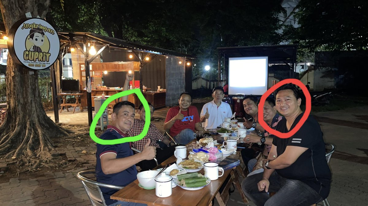 Opposisi6890's tweet photo. Breaking News !!! 

Wartawan CNN atas nama Damar Sinuko yang ikut intimidasi dan suruh keluarga korban 

penembakan polisi di Semarang bikin pernyataan damai.

Akun IG langsung di gembok🙄 https://t.co/cuXiVqve3q