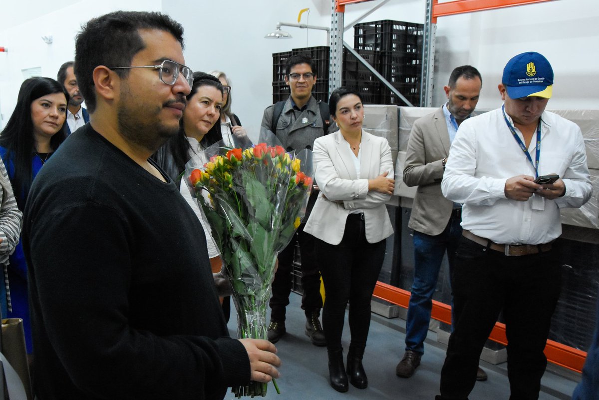 🔴 #EsNoticia | El subdirector de la UNGRD, Rafael Cruz, entregó un moderno centro de acopio biológico en #Cundinamarca, que beneficiará a más de 3 millones de habitantes. Este espacio mejorará la recepción, almacenamiento y distribución de 3.5 millones de dosis de vacunas 💉🌍 .