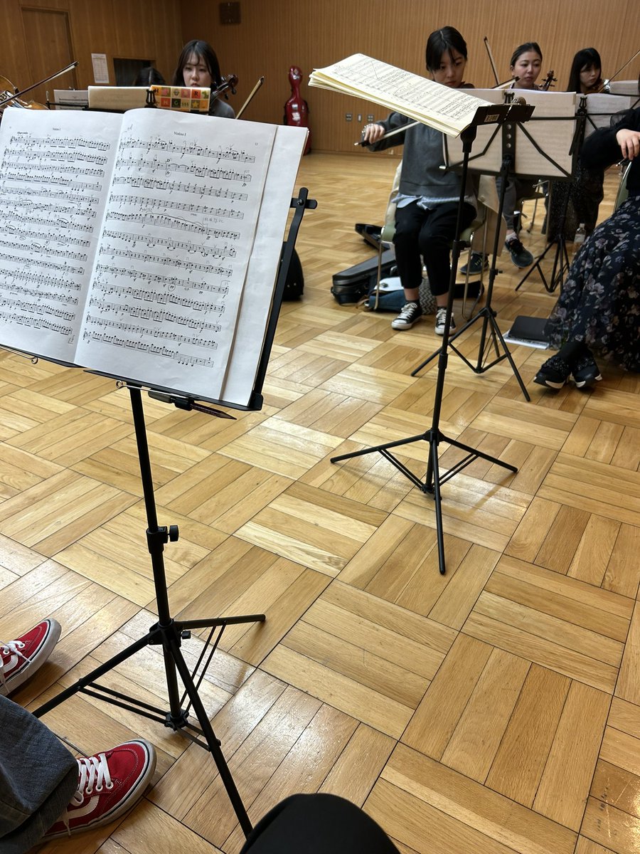 Kanau_Ariga's tweet photo. コンマス業🎻
着々とリハーサルが進んでおります！
まだ🎫がたくさんあります！
有賀叶がしっかりやってるかをくまなくチェックするためでも良いです🙆
キテクダサイ！！！
素晴らしい演奏家の皆様に囲まれて幸せです https://t.co/P0jA6FqVd6