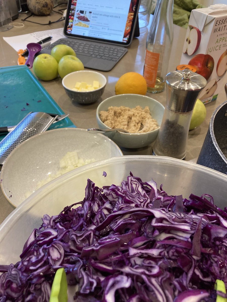 LouBcakes's tweet photo. #Festive #prep #marzipan #cranberrysauce #braisedredcabbage https://t.co/SimIduWb4W