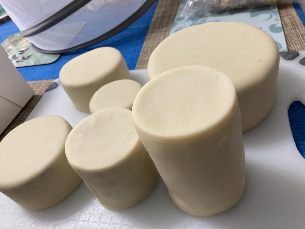 LouBcakes's tweet photo. #Festive #prep #marzipan #cranberrysauce #braisedredcabbage https://t.co/SimIduWb4W