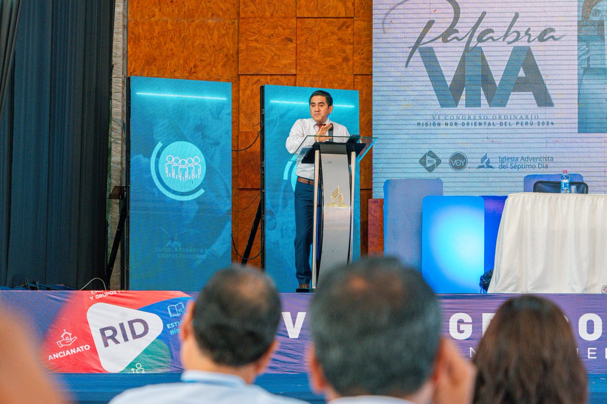 🙏 En el VI Congreso Ordinario, el Pr. David Chilón nos inspira con el tema Hábitos de Comunión.📖 Nuestros hermanos reciben este mensaje con corazones ❤️abiertos, buscando fortalecer su relación con Dios. 
¡Un momento de bendición para todos! 🙌
#PalabraViva #VICongresoMiNOP