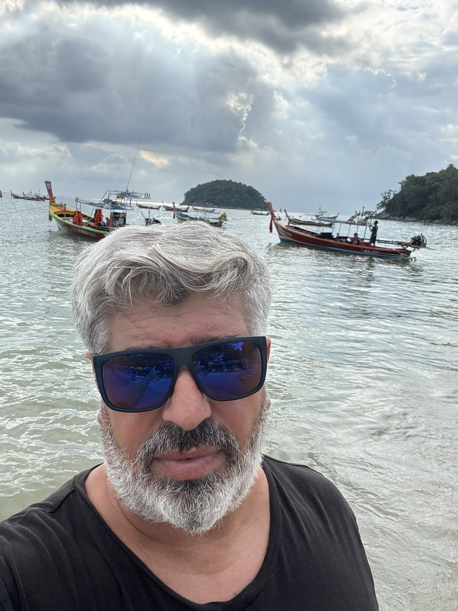 aydins45's tweet photo. Eski sevgilinizin hediye ettiği donla yeni sevgilinizle yatağa girerseniz olacağı bu 
😎😎 https://t.co/miwba6HArn
