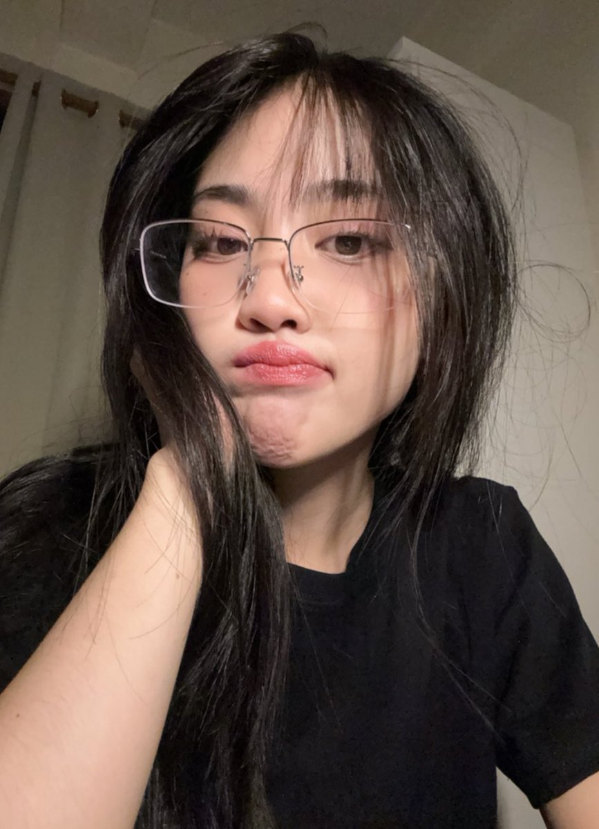 AM_EllaJKT48's tweet photo. EITSS HAMPIR #sELLAsa 🫰🏻 https://t.co/RtVmphSwiC
