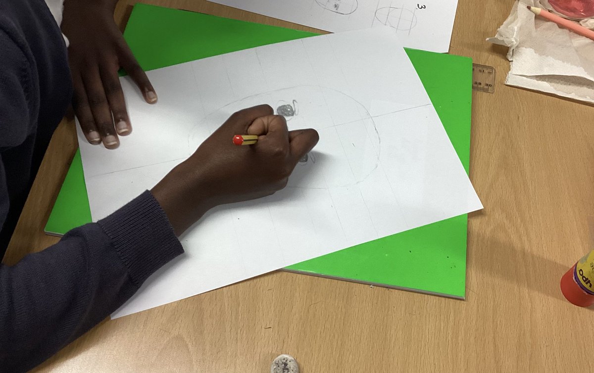 Do we have the next masterpiece in our class? 6B have been inspired by Da Vinci’s Mona Lisa to create portraits of our friends <a href="/paganelschool/">Paganel Primary</a>