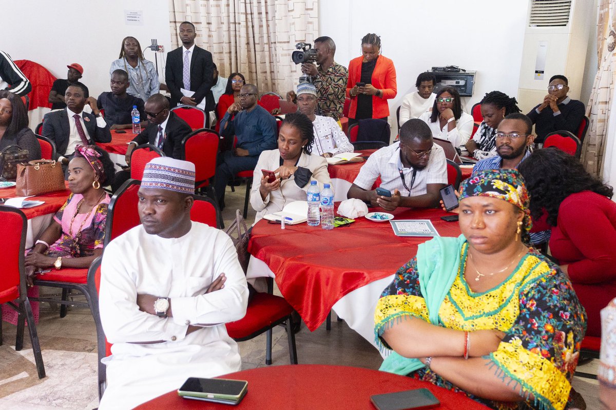 Connected_dev's tweet image. Project Trust close-out event &amp;amp; launch of Connected Development’s (@connected_dev) 5yrs strategic plan was a success👏

The event themed “Rethinking Sub-national Governance in Nig” focused on sharing lessons, challenges &amp;amp; successes (1/7)

Supported by @macfound 

#ProjectTrustNG