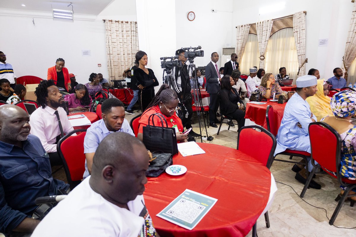 Connected_dev's tweet image. Project Trust close-out event &amp;amp; launch of Connected Development’s (@connected_dev) 5yrs strategic plan was a success👏

The event themed “Rethinking Sub-national Governance in Nig” focused on sharing lessons, challenges &amp;amp; successes (1/7)

Supported by @macfound 

#ProjectTrustNG
