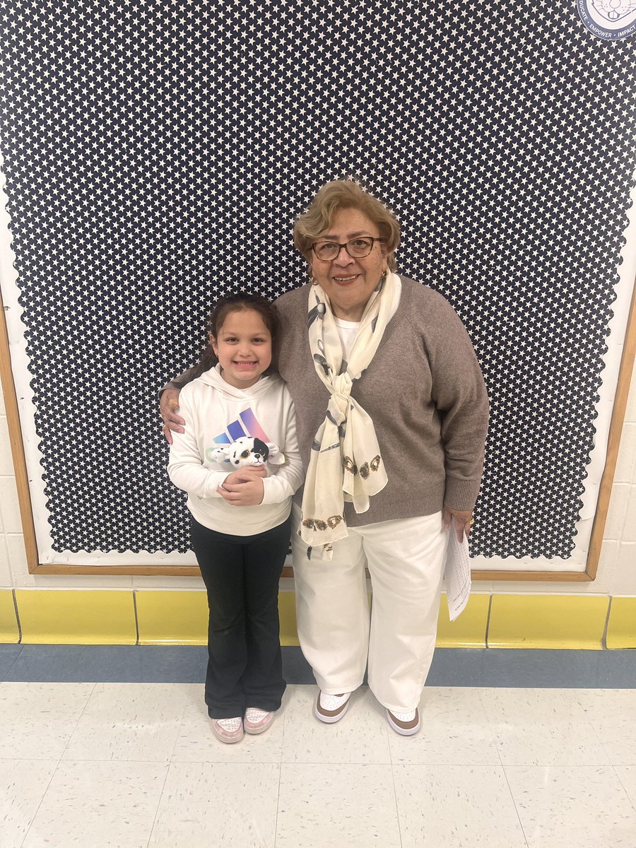 army_trail's tweet photo. 📣 Big news alert! Olivia in Ms. Romero’s class just earned the key to Smarty Ants! She’s buzzing with brilliance and leading the charge in #ConstructingGreatness! 🌟 Way to go, Olivia - you’re unstoppable 🎉 @AddisonSD4 @DrNickSutton https://t.co/cfMkFLyDQP