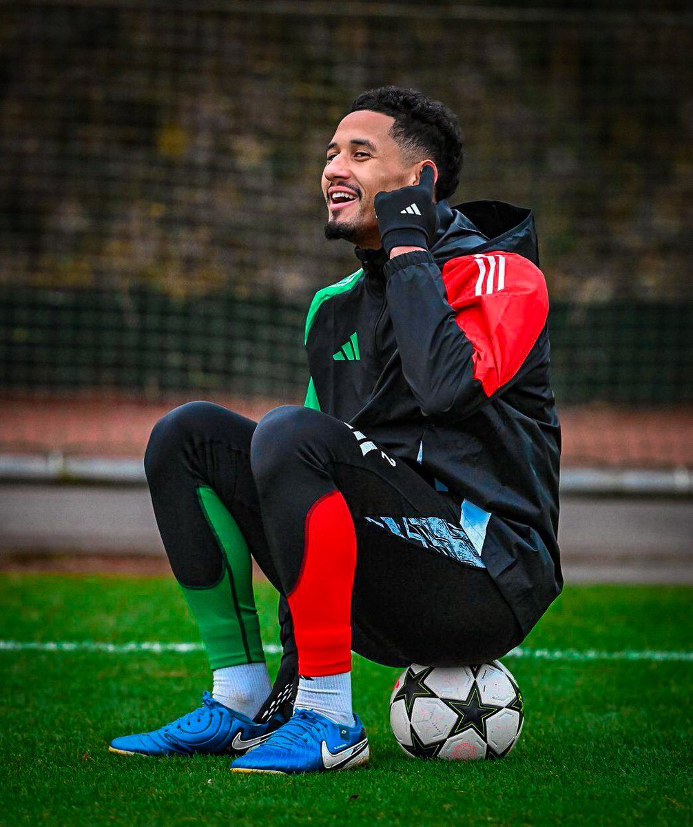 alexAFC__'s tweet photo. 📷| Prince of Bel-France 😉 

#RetouchEdits #EditmyOwn #ArsenalPic https://t.co/cqMjhQkZ5H