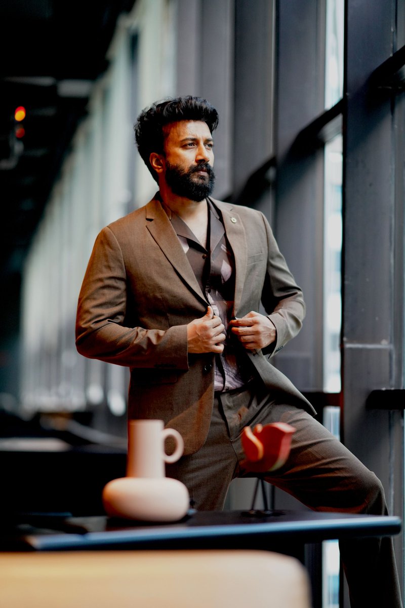 JMedia_Factory's tweet image. Owning the moment with style and elegance! 😎🔥 

#Satyadev @ActorSatyaDev
#jmediafactory 
#movieblast