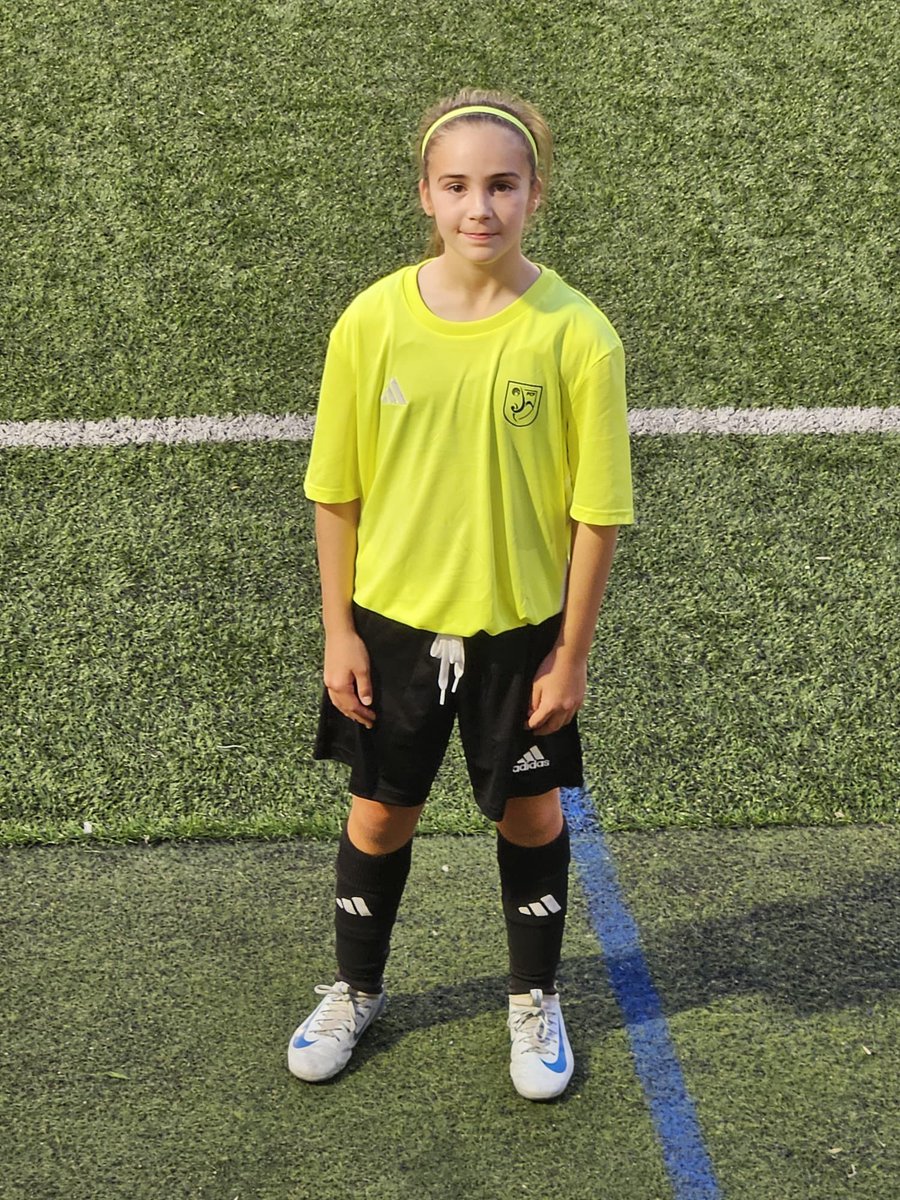 atvalls_fem's tweet photo. Aquest cap de setmana dues de les nostres jugadores van estar convocades per jugar els partits de seleccions territorials Aina Samper de l’infantil A i Laia Bou de l’aleví. Aina amb la sub13 va disputar els seus partits a Premià de Dalt, i la Laia amb la sub12 al Turó.💙💪🏻 https://t.co/6AlonDeW8H