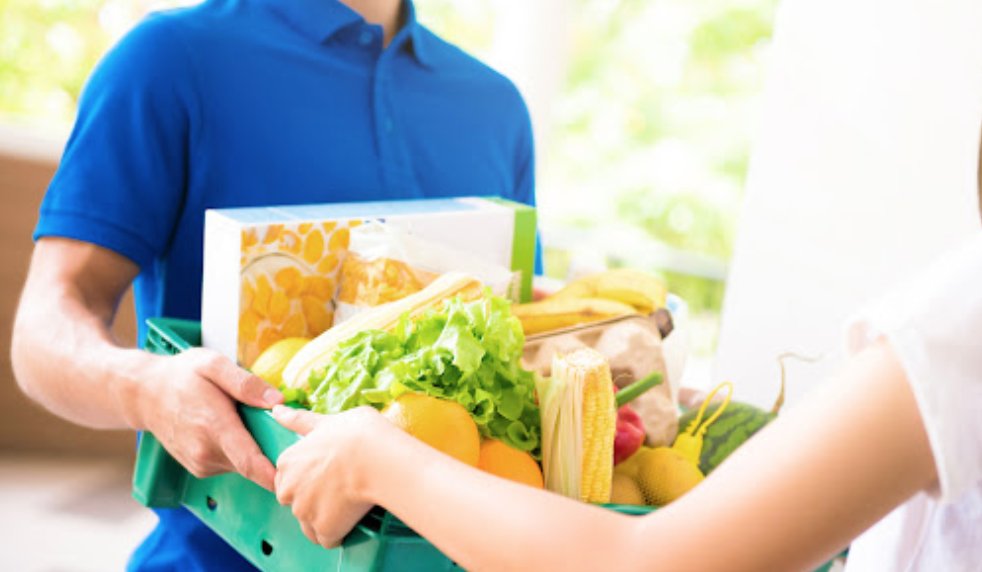 YellowTaxiNow's tweet photo. Quincy Cab---Taking you where you need to go. Need us to pick up groceries or presents---or take you to appointments or family gatherings. We are here for you! #quincycab #quincytaxi #taxi #quincyma #miltonma #braintreema #marinabayquincy #letustakeyouthere #holidaytime https://t.co/bYGmfe2t6s