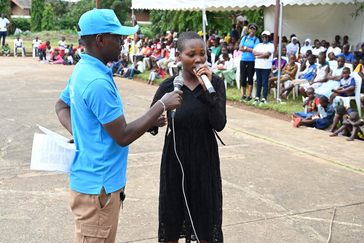 SOSCVBurundi's tweet photo. Avec la participation des enfants et jeunes soutenus par nos programmes et ceux de la communauté, nous avons célébré,  ce samedi, la journée internationale des droits de l’enfant en collaboration avec la #FondationCN  et l'Ambassade d'#Allemagne au #Burundi #worldchildrensday https://t.co/TWQKggHp2c