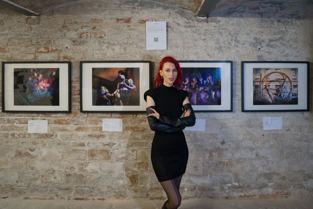 julyspaceberlin's tweet photo. Fetishnale exhibition in Untergeschoss der Pandora Art Gallery, Berlin (06.12 - 08.12.2024)
#photographer #berlinphotographer #julyspace #exhibition #berlinartist #artscene #fetishart #berlinartscene #gallery #artwork #NFTs https://t.co/4O6ltWoy2k