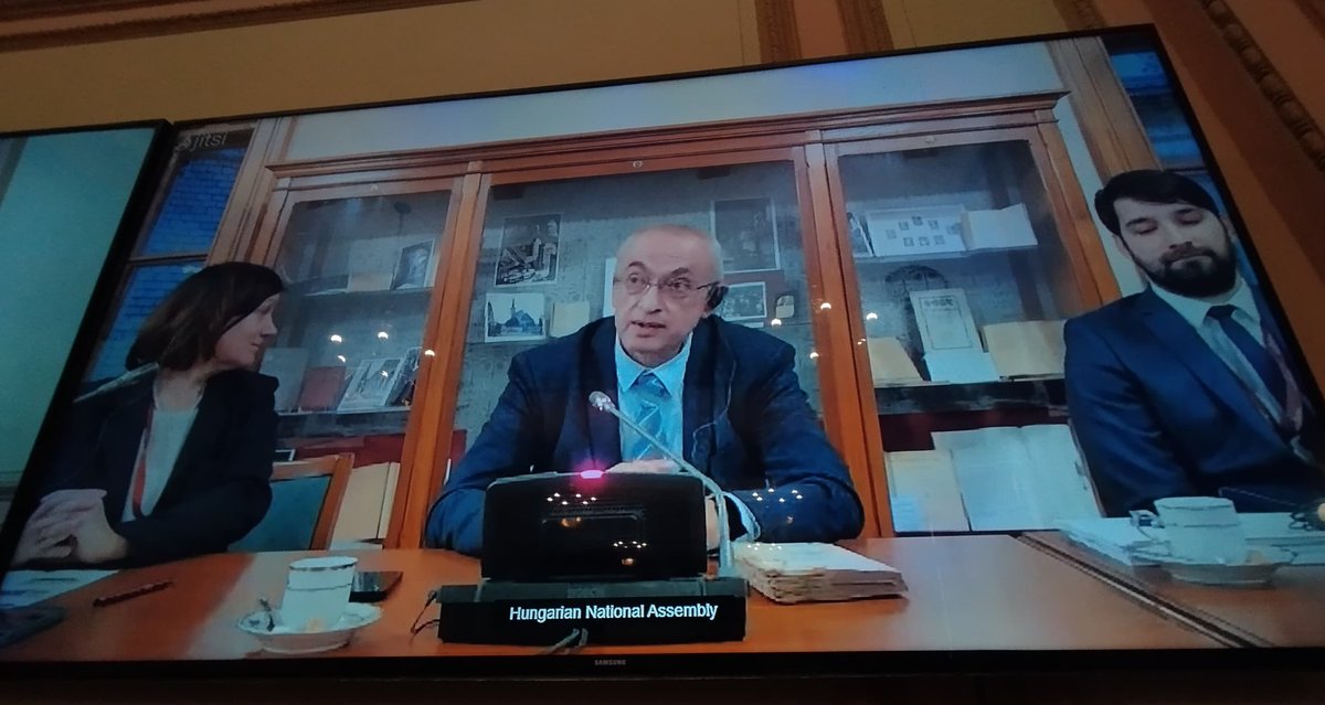 AsambleaCuba's tweet photo. Sostiene Homero Acosta @HomeroAcostaA, secretario de @AsambleaCuba🇨🇺, intercambio virtual con György Such,director general de la Asamblea Nacional de #Hungría🇭🇺

✅️Ambas partes dan seguimiento a implementación del acuerdo de cooperación suscrito entre ambos órganos legislativos https://t.co/kBtzSPgCcg