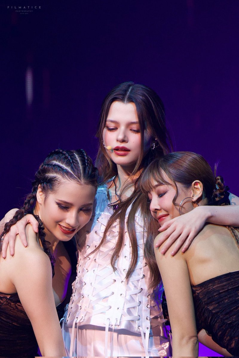 And also and to end this note with humor 🤭 that's my tiger 🐯 

#Beckysangels