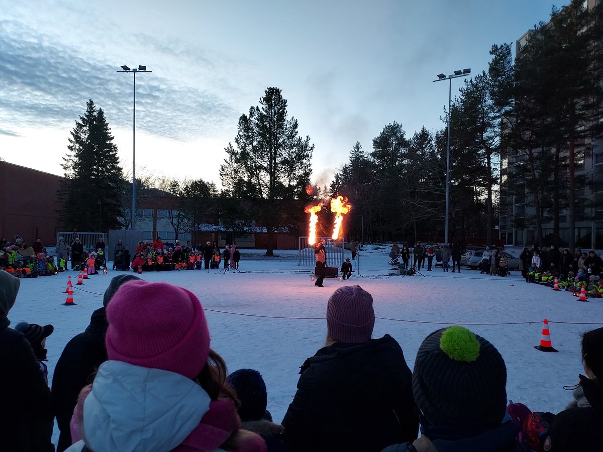Aamuinen tulishow tnkuutisia.wordpress.com/2024/12/10/aam… #joulunaika #Varissuo #Turku

<a href="/utueducation/">Kasvatustieteiden tiedekunta - Turun yliopisto</a> <a href="/enorssi/">eNORSSI/FTTS</a>