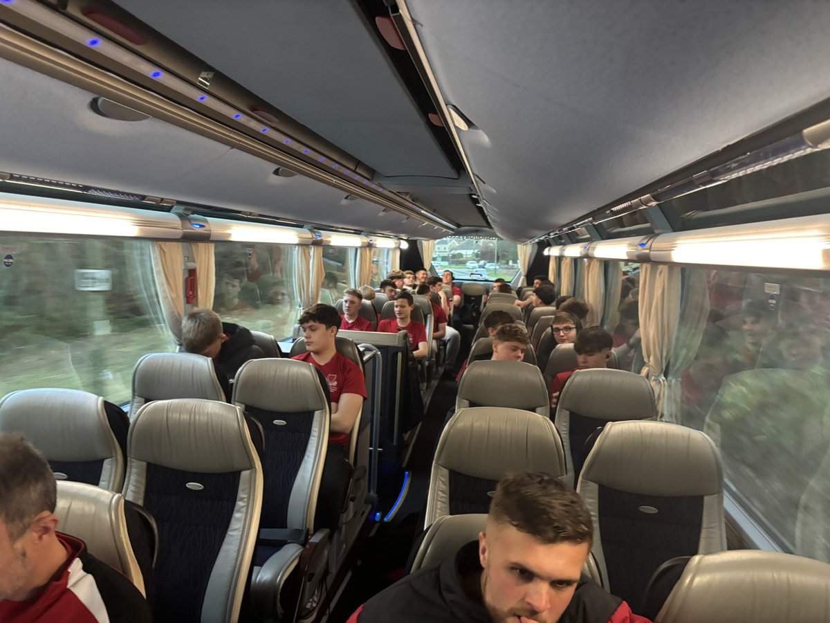 Diolch Edwards coaches. Ni ar y ffordd…

Thank you <a href="/Edwardscoaches1/">Edwards Coaches</a>. We’re on our way…