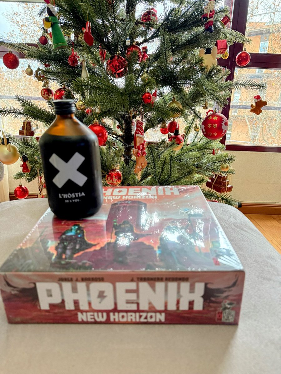 QueseyoJuega's tweet photo. Regalo de la hostia, gracias a mi queenamigo invisible 🤗
@Queenmaking_ https://t.co/8YwAnQllto