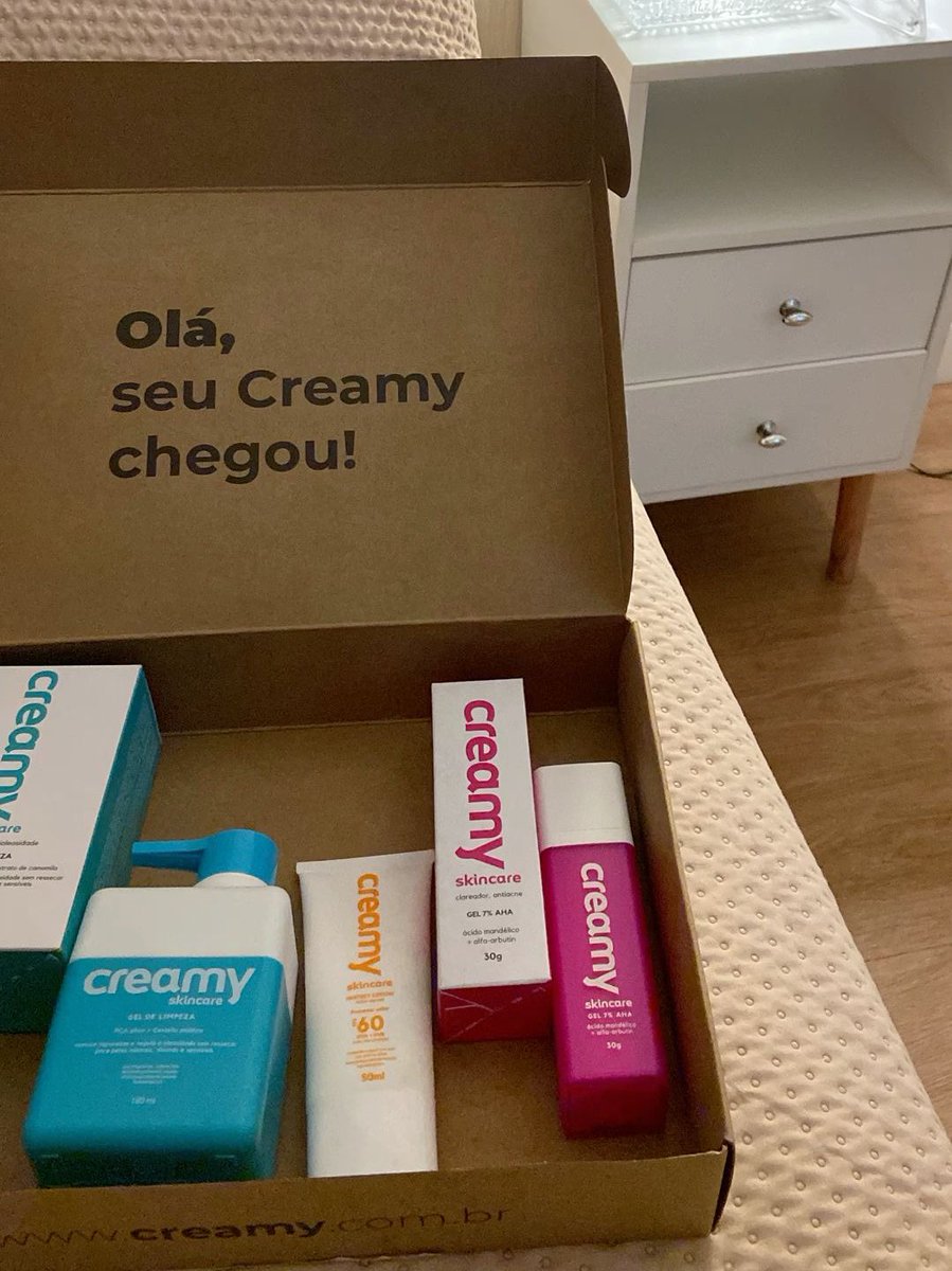 silenciofloral's tweet image. Um guia completo sobre TODOS os produtos da creamy para você que está perdido no mundo de skin care. 

⠀ ⠀ Nessa thread vou explicar o que cada produto faz, como usar e quem deve ou não usá-lo.