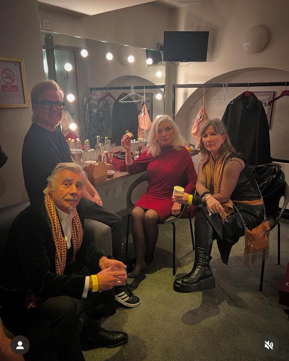 Great catching up with Debbie, Kathy and Guy in the depths of the RAH last week. A cool Rob Roth shot. 😉