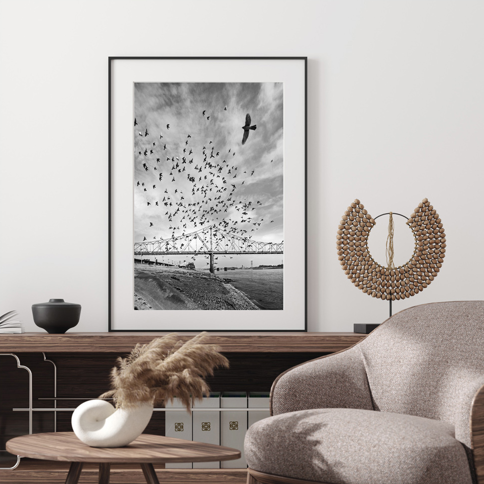 matmarcinkowski's tweet photo. The Hawk of Laclede's Landing. Prints available. https://t.co/e1lCiVQ3EE Contact for info. #artforsale #interiordesign #homedecor #stlinteriordesigner #stlinteriordesign #stlinteriors #stlartist #streetphotography #stlouis #stlouismo #stl #lacledeslanding #mlkbridge https://t.co/XbCdVUOJzK