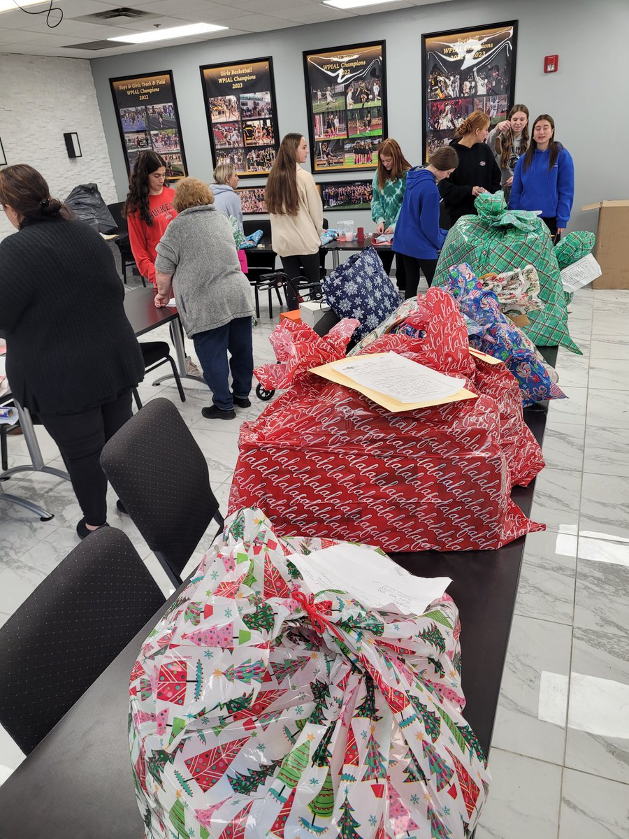 Members of <a href="/nasoccergirls/">North Allegheny Girls Soccer</a> wrapped presents on Monday on behalf of <a href="/NATigerAthletic/">NATigers</a>'s annual Toys for Tigers program! Through the TFT program, families in NASD receive a selection of items to ensure a joyful holiday season.

Stay tuned for more on Toys for Tigers later this week!