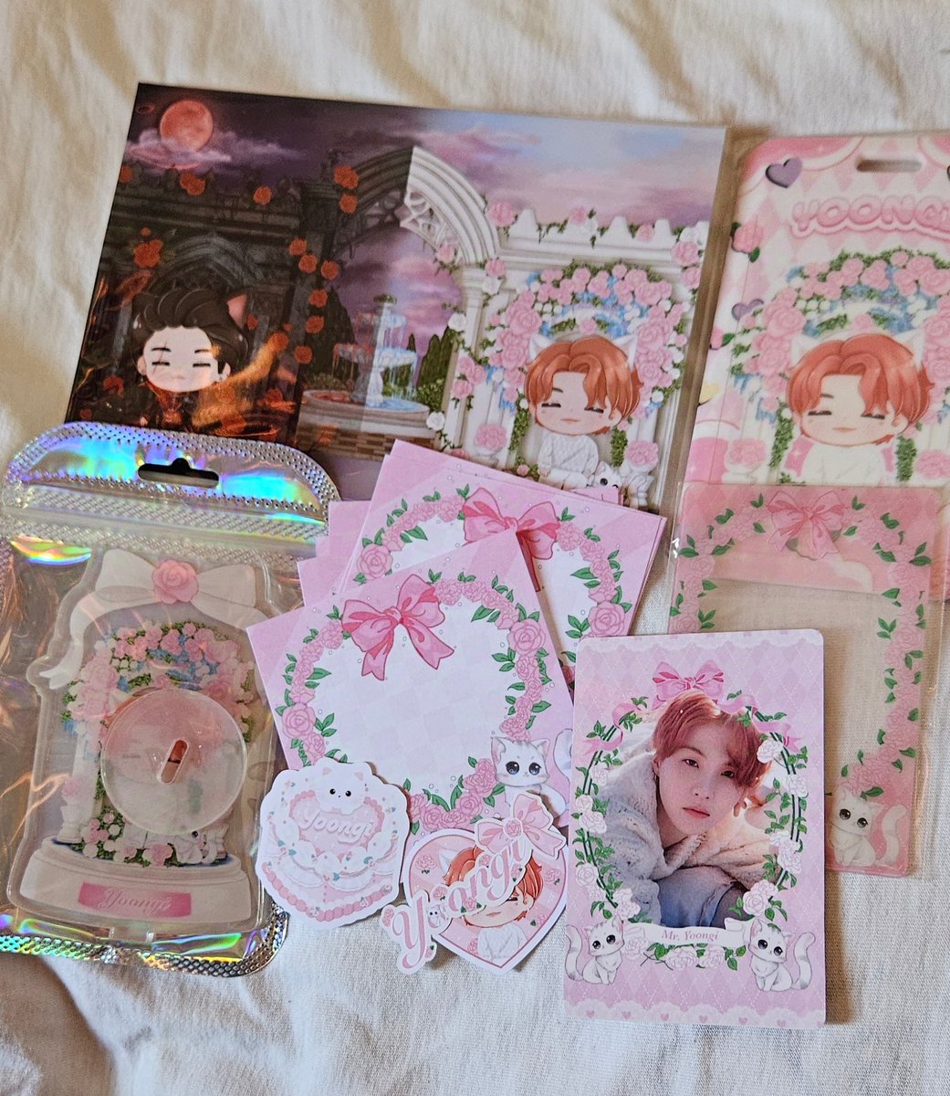 gatincollector2's tweet image. 💌 feedback super positivo para @morekstore
já nem tenho mais elogios possíveis pra ela, sempre atenciosa durante todo o processo da compra, muito obrigada por tudo Lala 🫂🩷