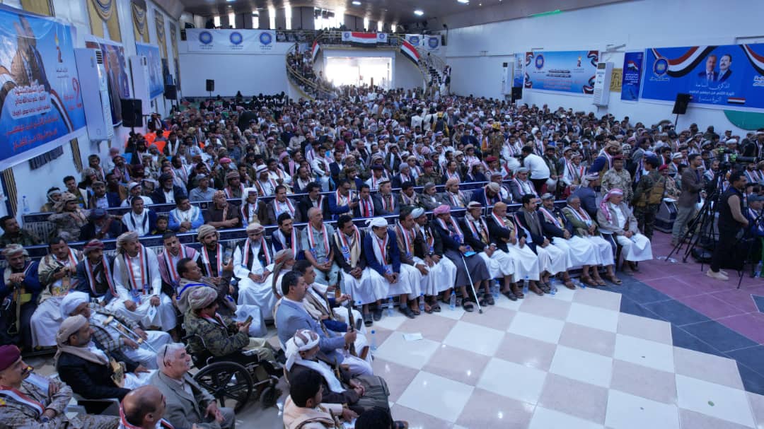 احياء الذكر السابعة لانتفاضة الثاني من ديسمبر في محافظة #مأرب اجتمعت كل القوى السياسية والعسكرية والحزبية في قاعة واحد للترحم على الزعيم صالح ورفيقة عارف وتوحيد الجهود تجاه #صنعاء