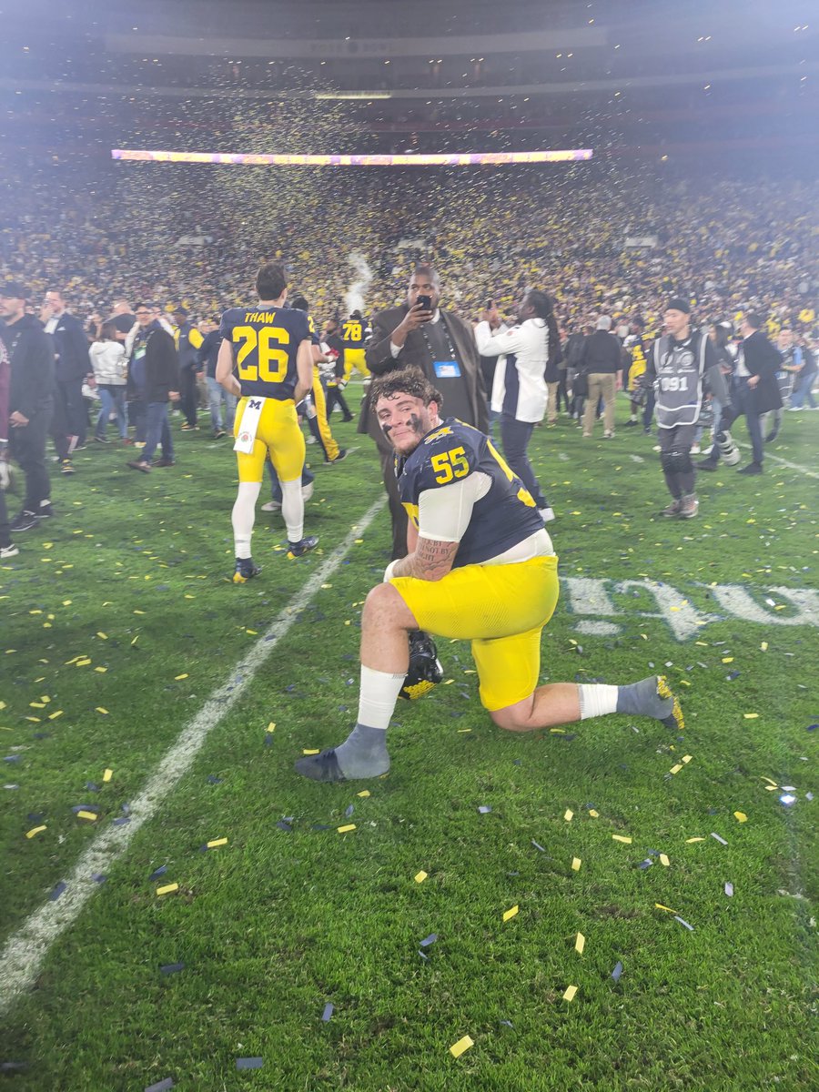 UM_Wolvereddit's tweet photo. Mason Graham has declared for the 2025 NFL draft.

Go ahead and take a knee, Mason.  

You have earned it after all you accomplished at Michigan. 

Go Blue! https://t.co/KU7V1soCR6
