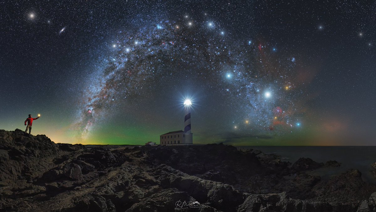 The Favàritx Lighhouse 🔦☁️🌌Disfrutando de la mágica noche que regala el espectacular y singular entorno del Cabo de Favàritx, Menorca📍🇪🇸 Resto de descripción en instagram.com/rmolina_photog…