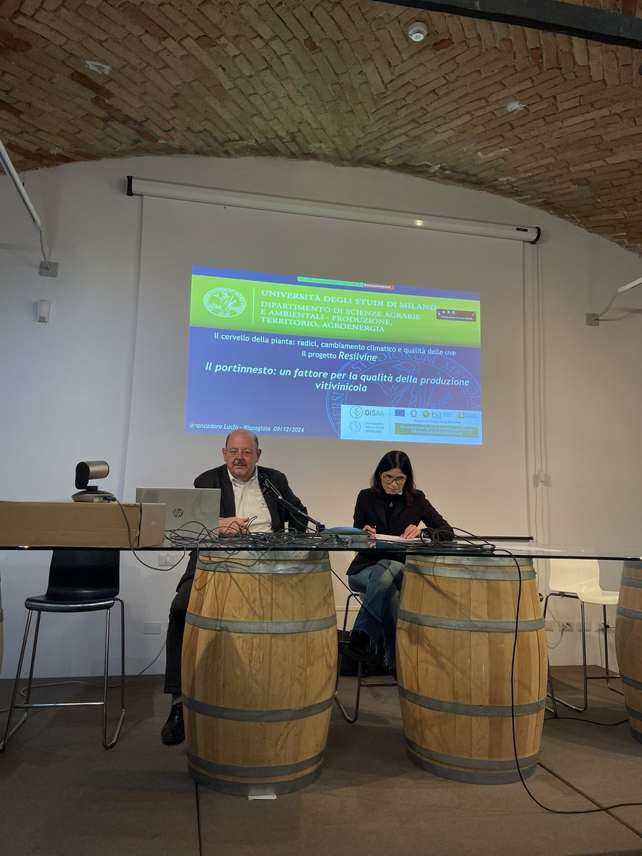 viticoliunimi's tweet photo. Lunedì 9 dicembre 2024
📍ERSAF Riccagioia

Un convegno incentrato sull’importanza del #portinnesto https://t.co/Qh740pMNL2