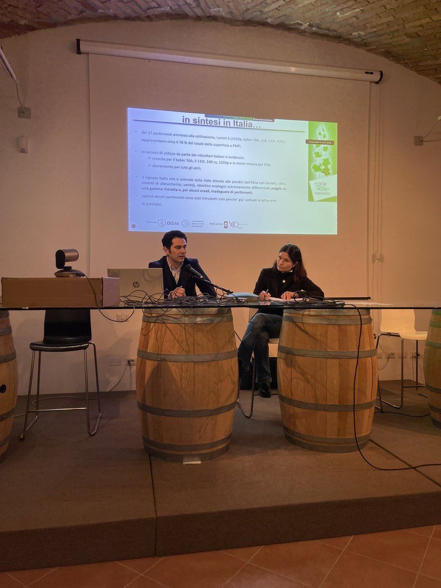 viticoliunimi's tweet photo. Lunedì 9 dicembre 2024
📍ERSAF Riccagioia

Un convegno incentrato sull’importanza del #portinnesto https://t.co/Qh740pMNL2