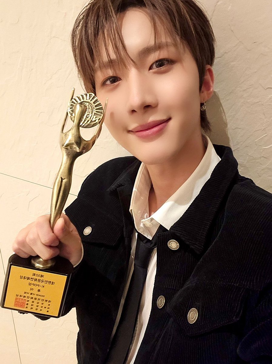 [📸] 241210 @ 제32회 #대한민국문화연예대상

#펜타곤 #PENTAGON
#후이 #HUI