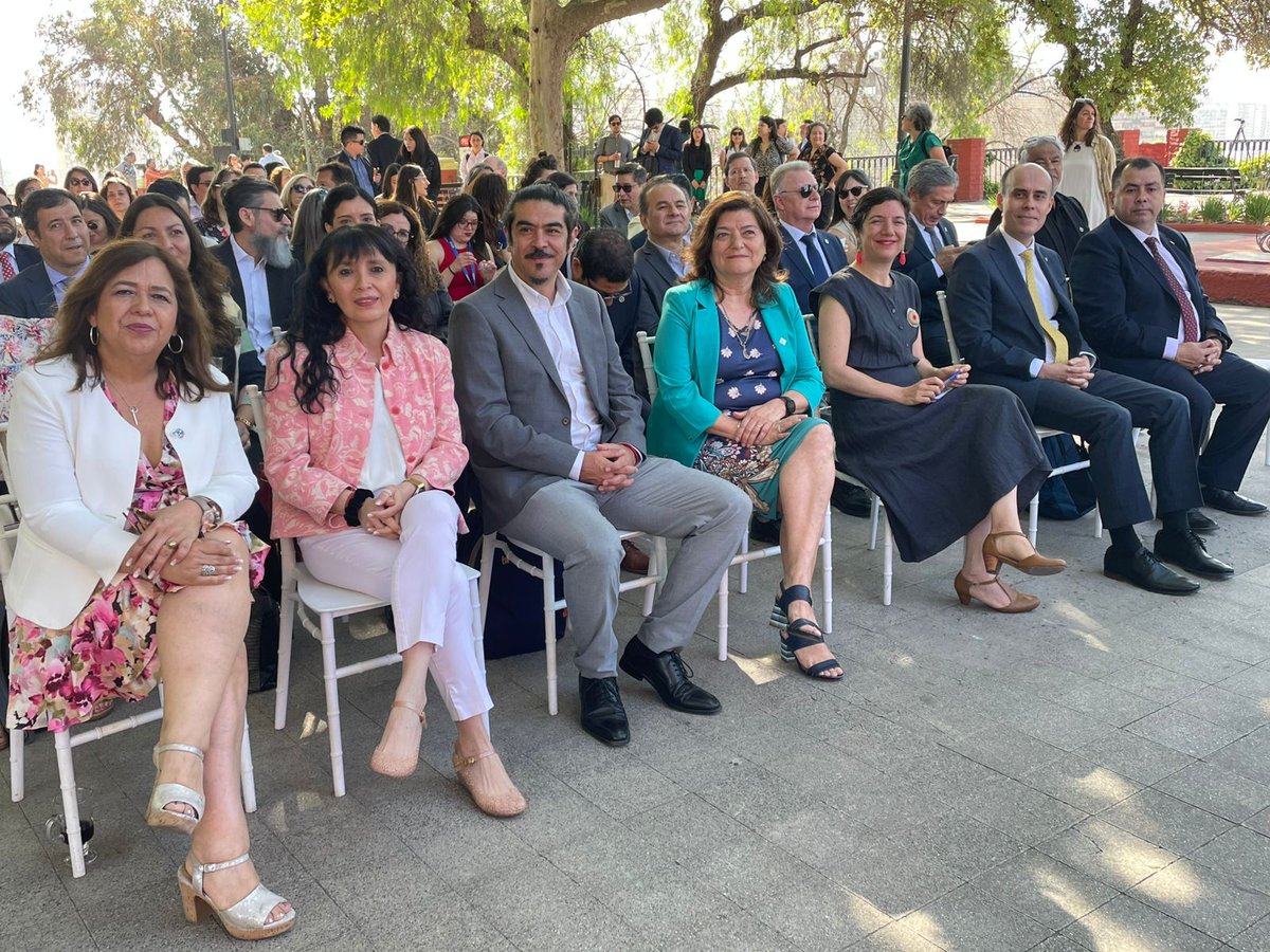 UTEM (@utem) on Twitter photo La rectora <a href="/Mpdurans/">MarisolDuran</a> participó en la Ceremonia de Adjudicación del Fondo de Investigación para Universidades (FIU) del <a href="/min_ciencia/">Ministerio de Ciencia</a> , donde la #UTEM adjudicó el Fondo I+D+i Universitario Territorial. En la instancia, participó la ministra <a href="/AisenEtcheverry/">Aisén Etcheverry Escudero</a> entre otras autoridades. La rectora <a href="/Mpdurans/">MarisolDuran</a> participó en la Ceremonia de Adjudicación del Fondo de Investigación para Universidades (FIU) del <a href="/min_ciencia/">Ministerio de Ciencia</a> , donde la #UTEM adjudicó el Fondo I+D+i Universitario Territorial. En la instancia, participó la ministra <a href="/AisenEtcheverry/">Aisén Etcheverry Escudero</a> entre otras autoridades.